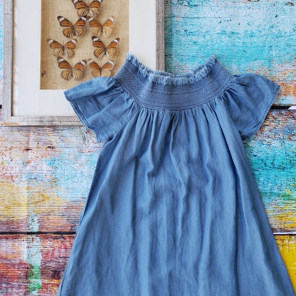 Alice & UO Hermione Off-The-Shoulder Denim Dress
M - Picture 3 of 8